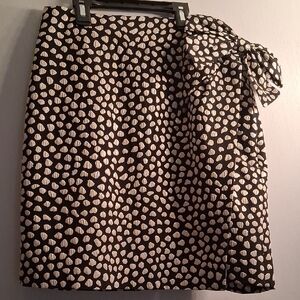 J. CREW SKIRT BLACK AND GOLD PRINT SZ.6